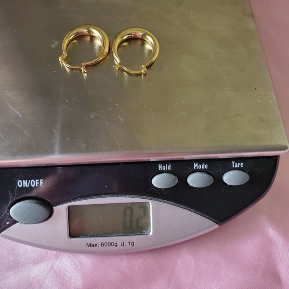 18K Gold Plated Hoop Earrings for Timeless Elegance - Picture 4 of 4